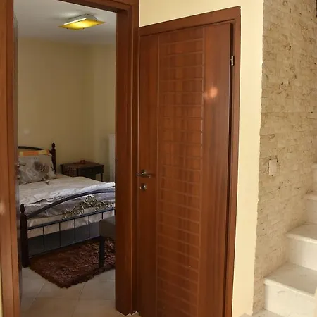 Elisavet Apartman *