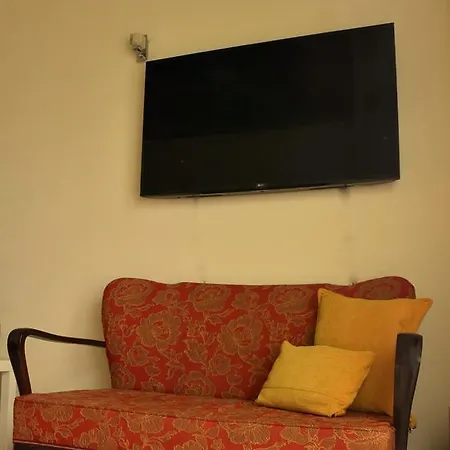 Elisavet Apartman *